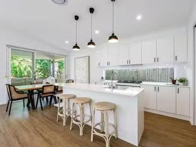 Cozy 10A Mergowie Drive, Cleveland, QLD 4163