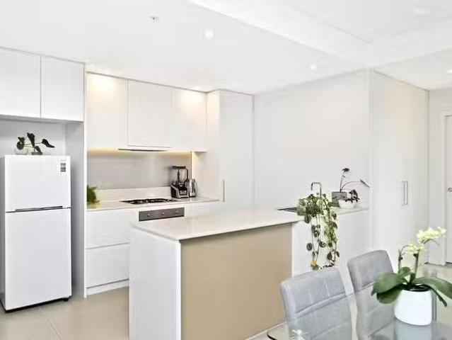 Charming 110/20 Chisholm Street, Wolli Creek, NSW 2205