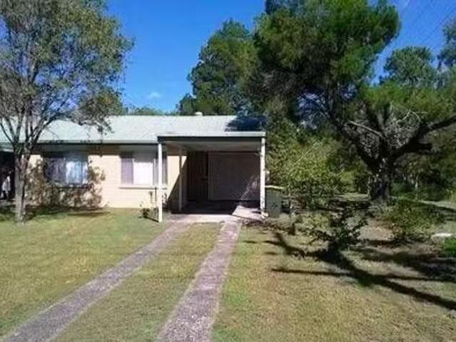 Charming 1/10 Bishop Road, Beachmere, QLD 4510