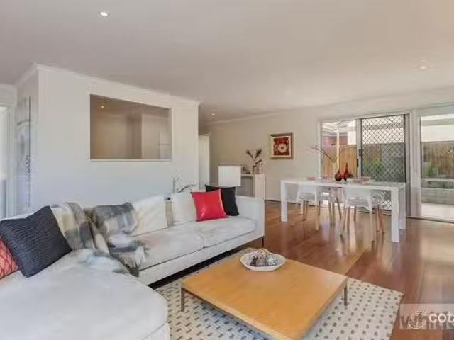 Nice 1/10 Greenville Drive, Grovedale, VIC 3216