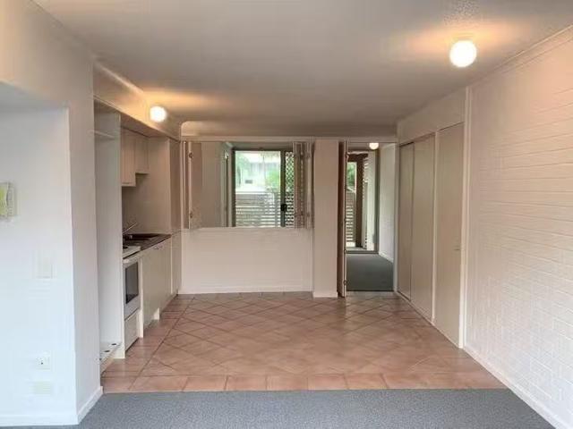 For Rent! 1/10 Morris Street, Highgate Hill, QLD 4101