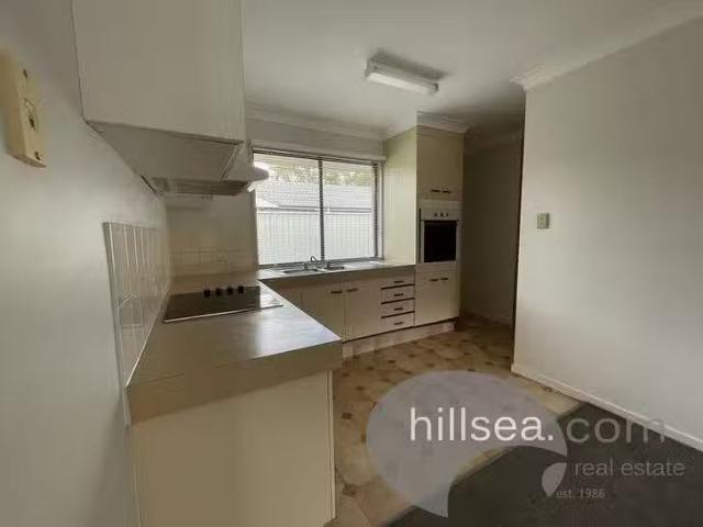 Deal! 1/10 Nina Parade, Arundel, QLD 4214