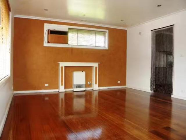 Cozy 1/10 Wantirna Road, Ringwood, VIC 3134