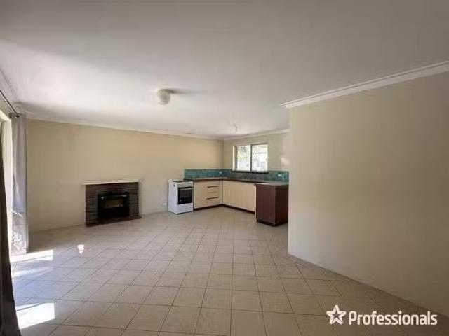 Cozy 111 Brazier Road, Yanchep, WA 6035