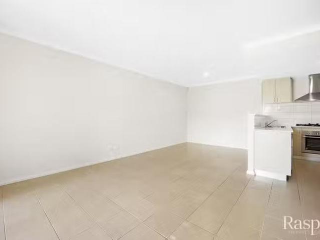 Cheap 1/12 Wadhurst Road, Butler, WA 6036