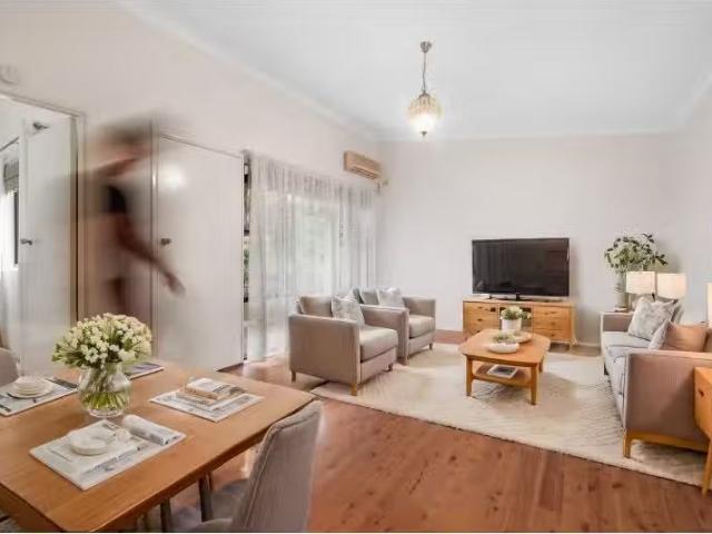 Nice 11/32 Old Bells Line of Road, Kurrajong Apartment for ren.