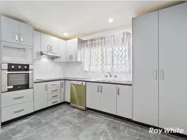 Rental! 113 Hoyle Drive, DEAN PARK House for rent Listed by M.