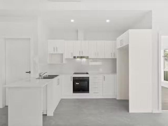 For Rent! 1/13 Heath Road, Blakehurst, NSW 2221