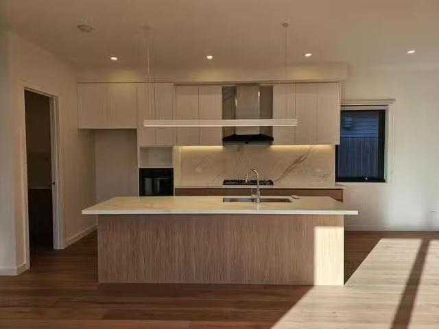 Rental! 1/13 Morloc Street, Forest Hill, VIC 3131