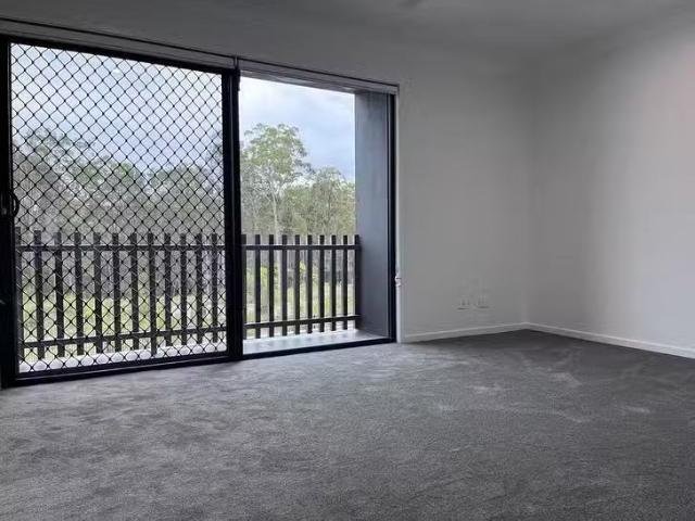 Unique 115 Belvedere Drive, Spring Mountain, QLD 4300