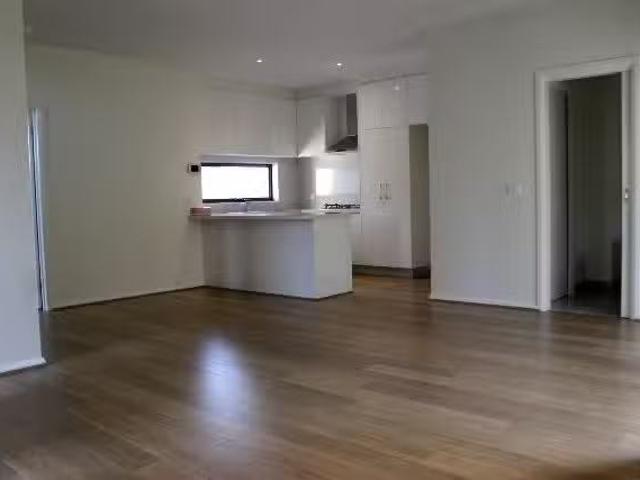 Deal! 1/16 Worrall Street, Burwood VIC 3125