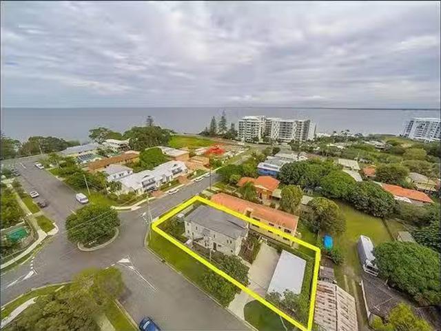 Charming 1/17 Kate Street, Woody Point, QLD 4019
