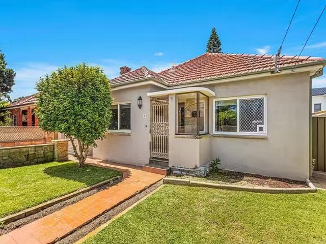 Deal! 11 Tancred Avenue, Kyeemagh House for rent Listed by Ge.