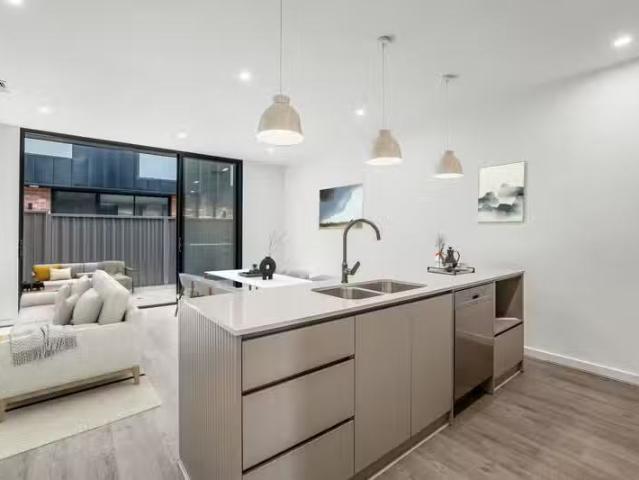 Cozy 11 Tailor Lane, Bowden, SA 5007 House for Rent