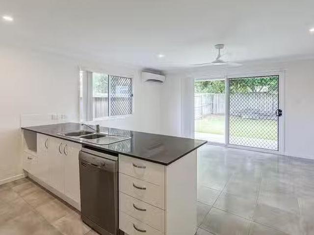 Cheap 11 Tascon Street, Ormiston, QLD 4160