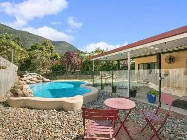 Nice 11 Acmena Close, Redlynch, QLD 4870