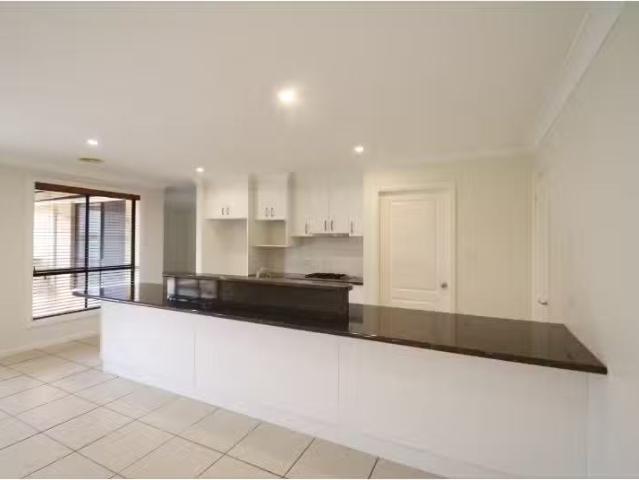 Just in! 11 Catania Street, ORANGE House for rent Listed by P.