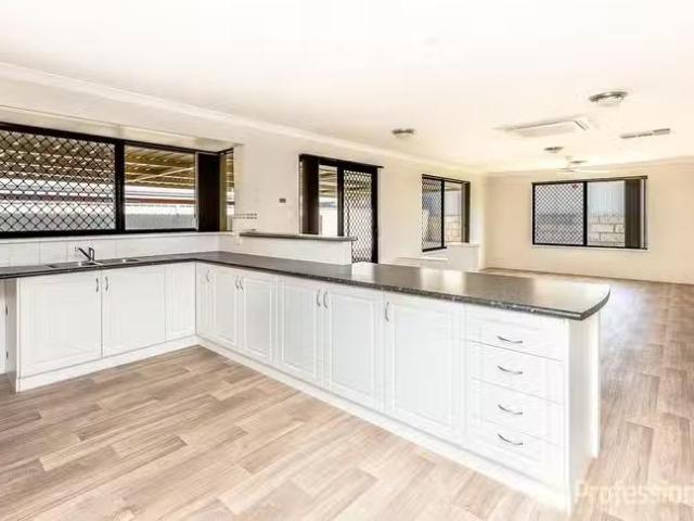 Rental! 11 Derna Parade, Wandina, WA 6530