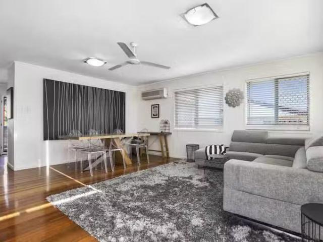 Just in! 11 Emcona Street, TINGALPA, QLD 4173 House for Rent