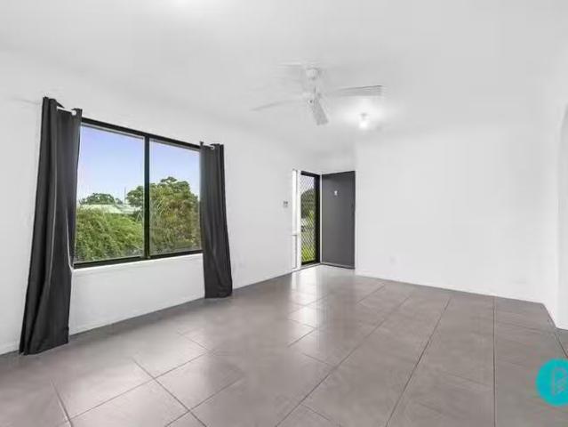Cheap 11 Gazania Street, Kingston, QLD 4114