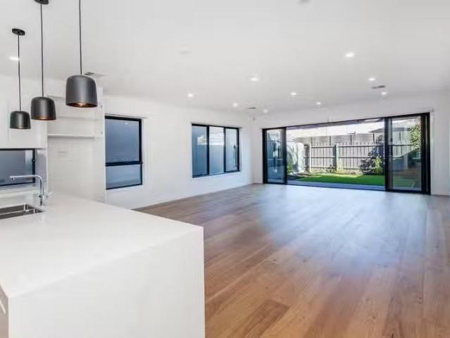 Rental! 11A Boronia Street, Bentleigh East VIC 3165