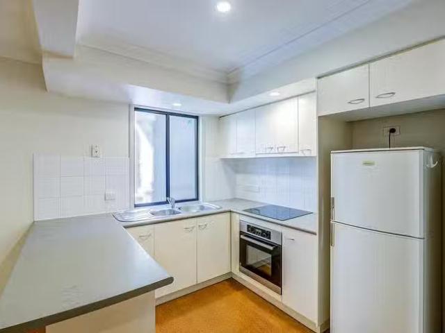 Cozy 11A Gloucester Street, Highgate Hill, QLD 4101