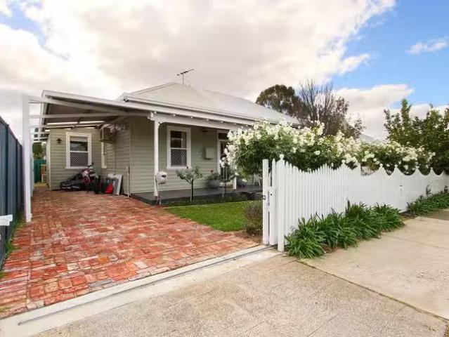 Deal! 11A Kent Street, Victoria Park, WA 6100