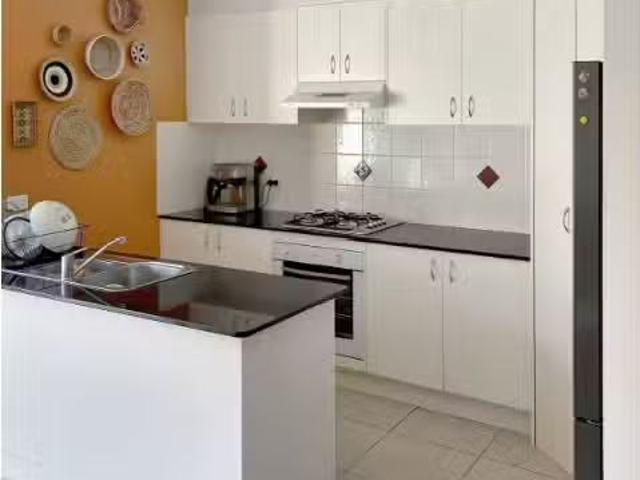 Deal! 11a Roselawn Drive, Orange House for rent Listed by Sim.