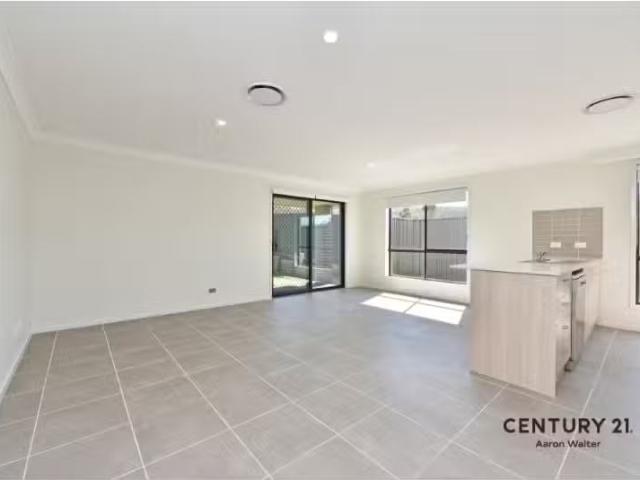 Cheap 120 Estelville Circuit, Cameron Park Townhouse for rent.