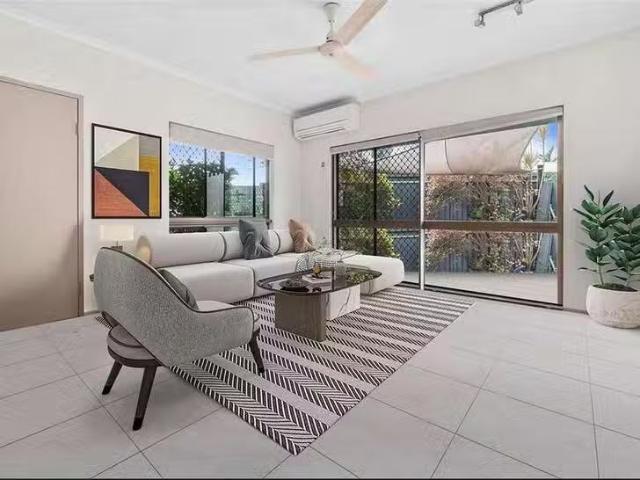 Unique 1/23 Mintaro Crescent, Woree, QLD 4868