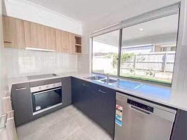 Charming 12/46 Seashell Avenue, Coomera, QLD 4209