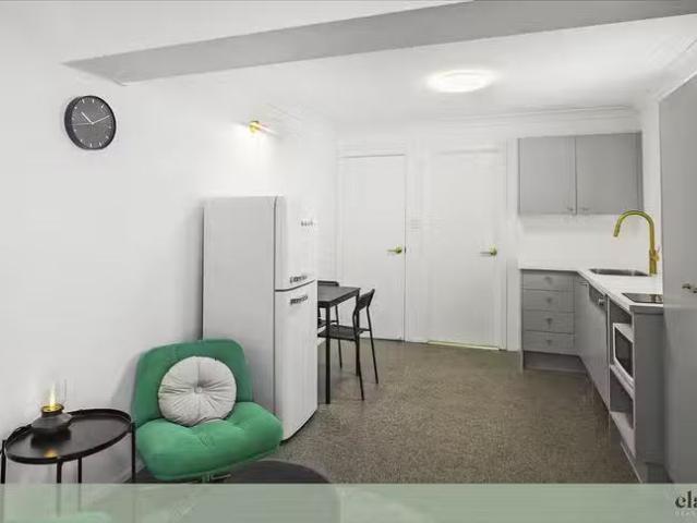 Cozy 12/483 Sandgate Road, Albion, QLD 4010