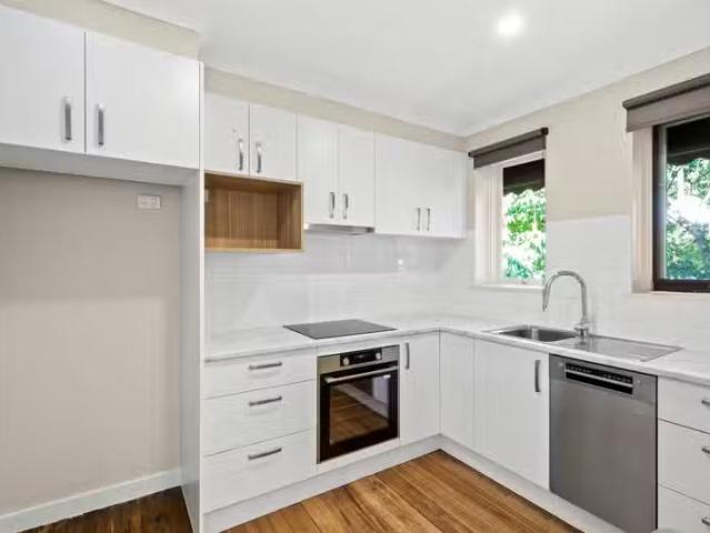 Deal! 1/25 Frank Street, Box Hill South VIC 3128