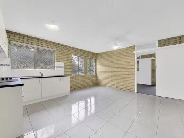 For Rent! 1/26 Hall Street, Chermside, QLD 4032