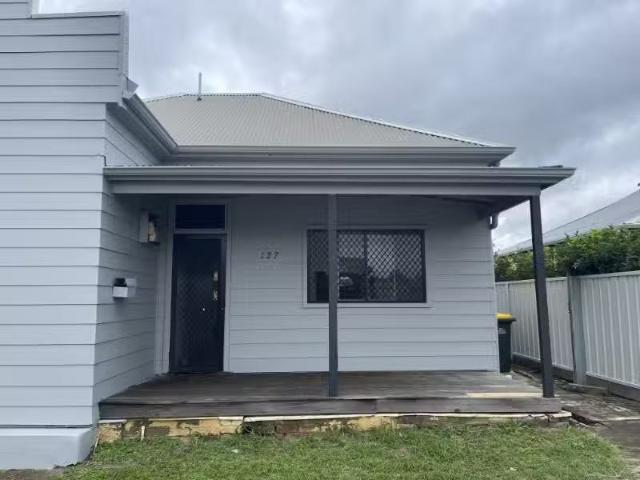 Cozy 127 Wollombi Road, Cessnock Apartment for rent Listed by.