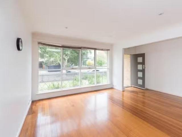 Deal! 1/27 Tatong Road, Brighton East VIC 3187
