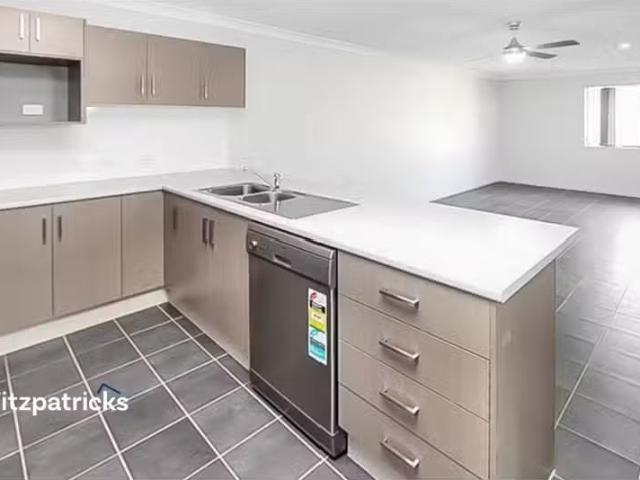 Deal! 1/28 Morris Crescent, Gobbagombalin Apartment for rent.