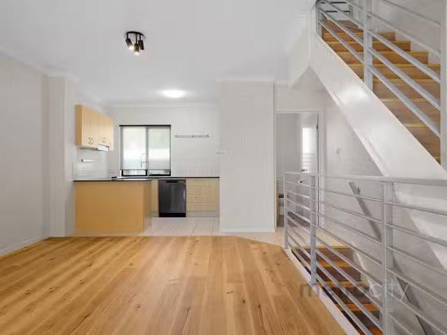 New 12/96 Marquis Street, Greenslopes, QLD 4120