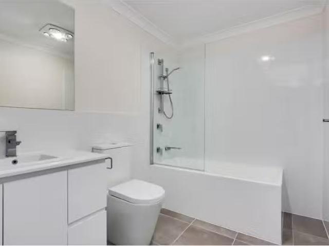 Deal! 1/2 Wedgetail Close, PAXTON House for rent Listed by Je.