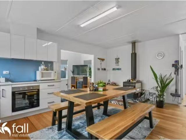 Cozy 12 Algona Street, SOUTH ARM House for rent Listed by Kim.
