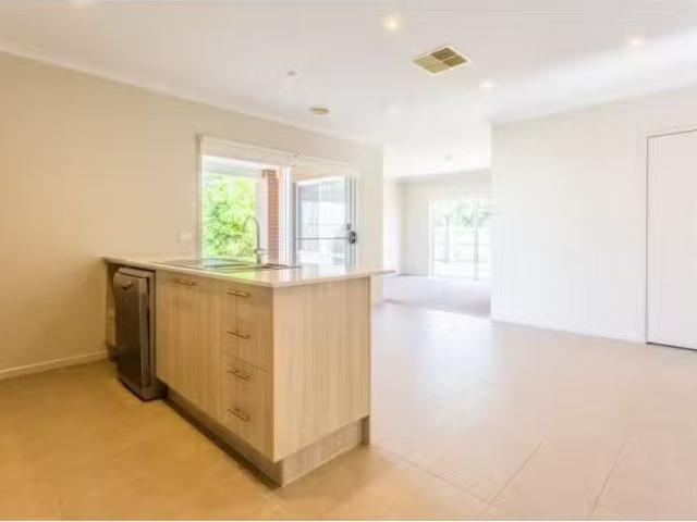 Just in! 12 Antrim Court, Moama House for rent Listed by Prop.