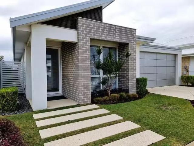 Cheap 12 Boudicca Drive, Forrestdale, WA 6112