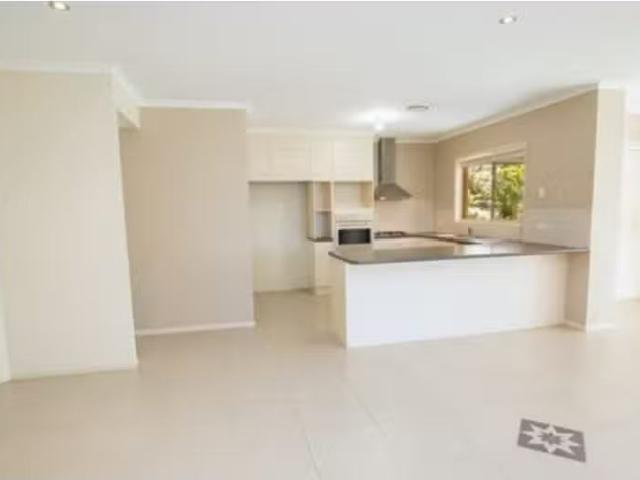 Deal! 12 Capital Terrace, Bolwarra Heights House for rent Lis.