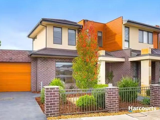Charming 1/2 Dinah Parade, KEILOR EAST, VIC 3033 Townhouse f.