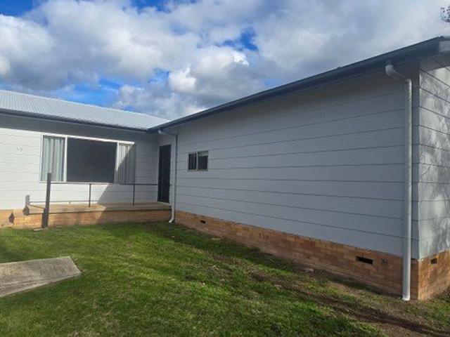 For Rent 1/2 Essex Street $450PW
