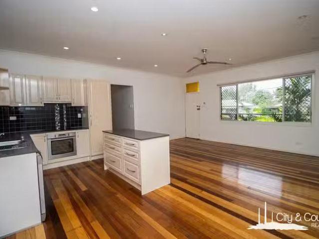 Charming 12 Kokoda Road, Soldiers Hill, QLD 4825
