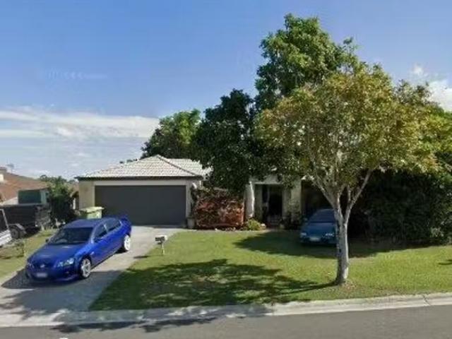 Cozy 12 Lamberth Road, Regents Park, QLD 4118