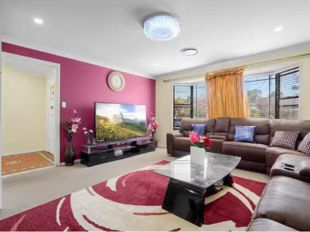Charming 12 Mallory Street, Dean Park House for rent Listed b.