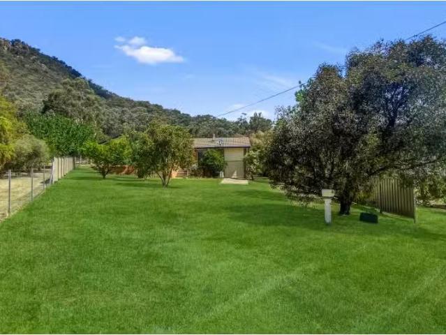New 12 Russell Road, Kandos House for rent Listed by Breeana.