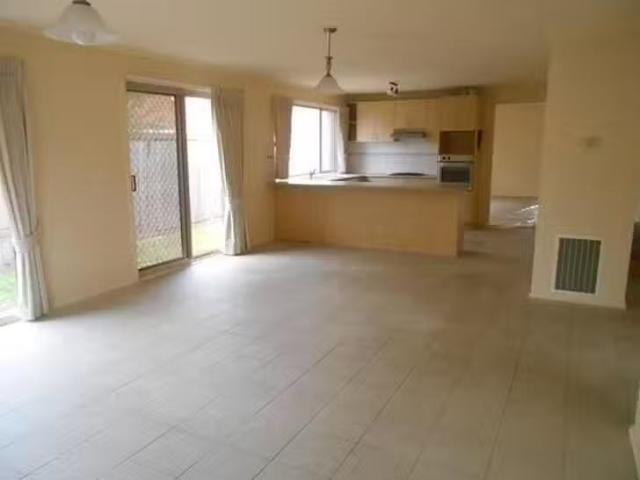Cheap 12 Sarah Court, Wantirna South, VIC 3152
